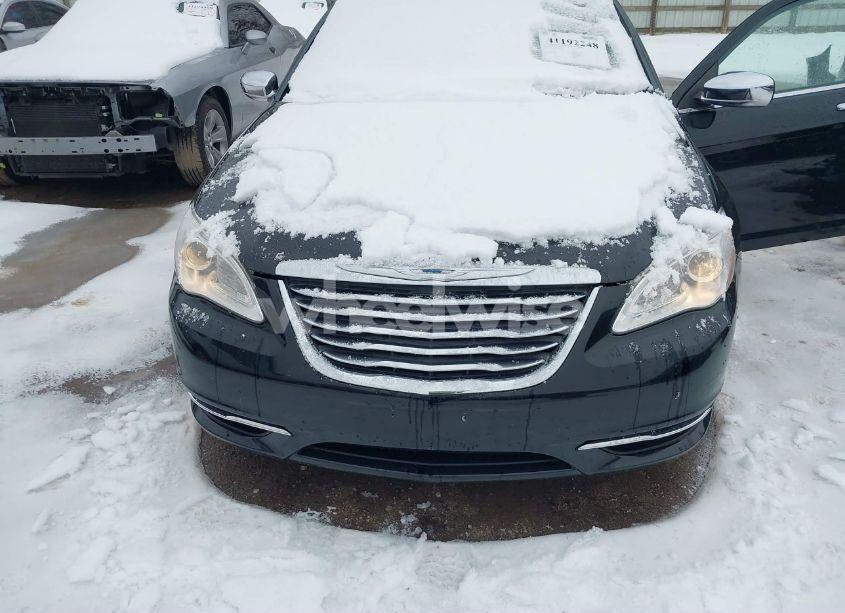 Photo 6 of 2013 Chrysler 200 LIMITED (VIN 1C3CCBCGXDN514847)