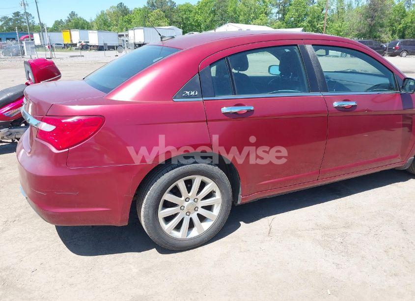 Photo 6 of 2013 Chrysler 200 LIMITED (VIN 1C3CCBCGXDN528375)