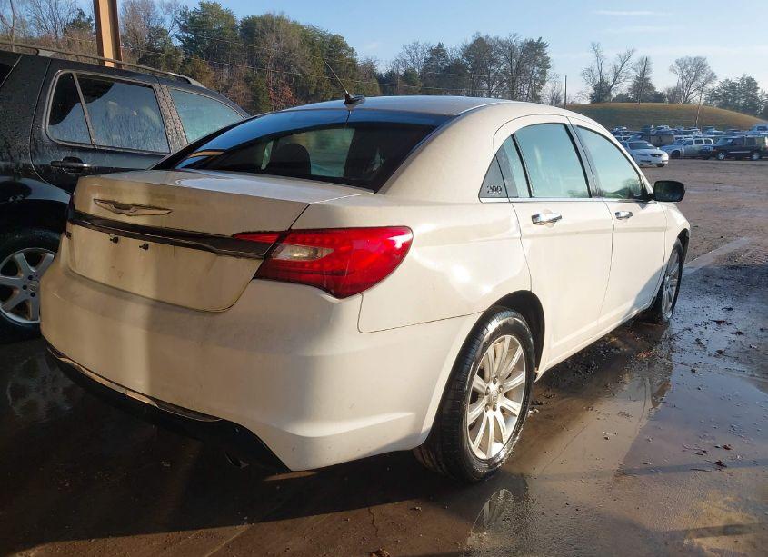 Photo 4 of 2013 Chrysler 200 LIMITED (VIN 1C3CCBCGXDN573347)