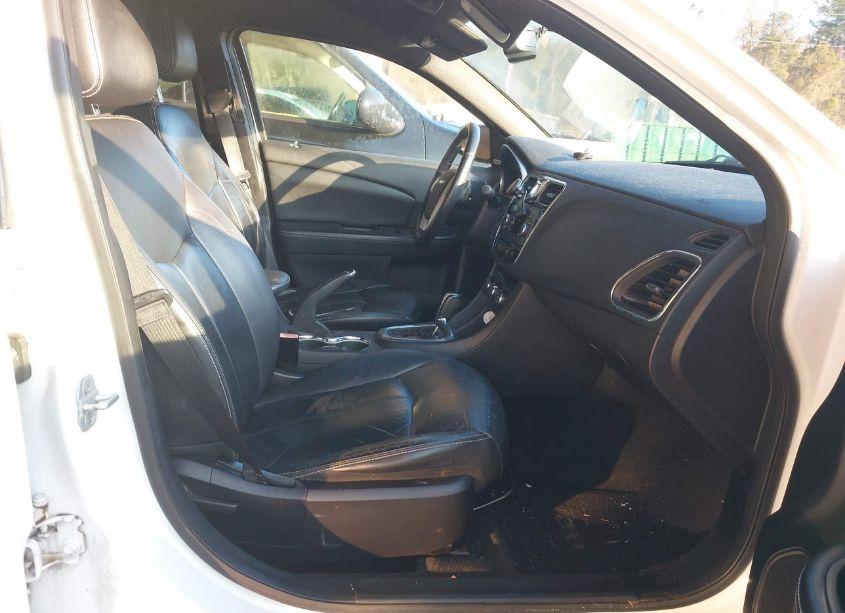 Photo 5 of 2013 Chrysler 200 LIMITED (VIN 1C3CCBCGXDN573347)