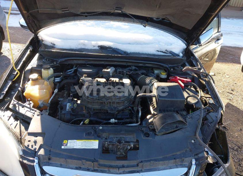 Photo 10 of 2013 Chrysler 200 LIMITED (VIN 1C3CCBCGXDN577821)