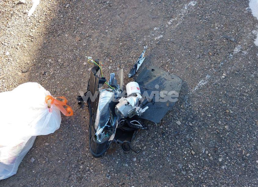 Photo 12 of 2013 Chrysler 200 LIMITED (VIN 1C3CCBCGXDN577821)