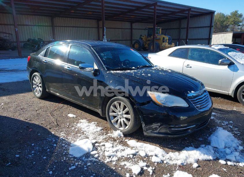 Photo 13 of 2013 Chrysler 200 LIMITED (VIN 1C3CCBCGXDN577821)