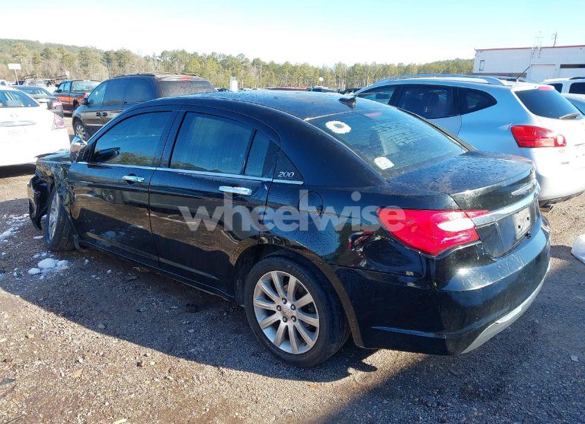 Photo 3 of 2013 Chrysler 200 LIMITED (VIN 1C3CCBCGXDN577821)