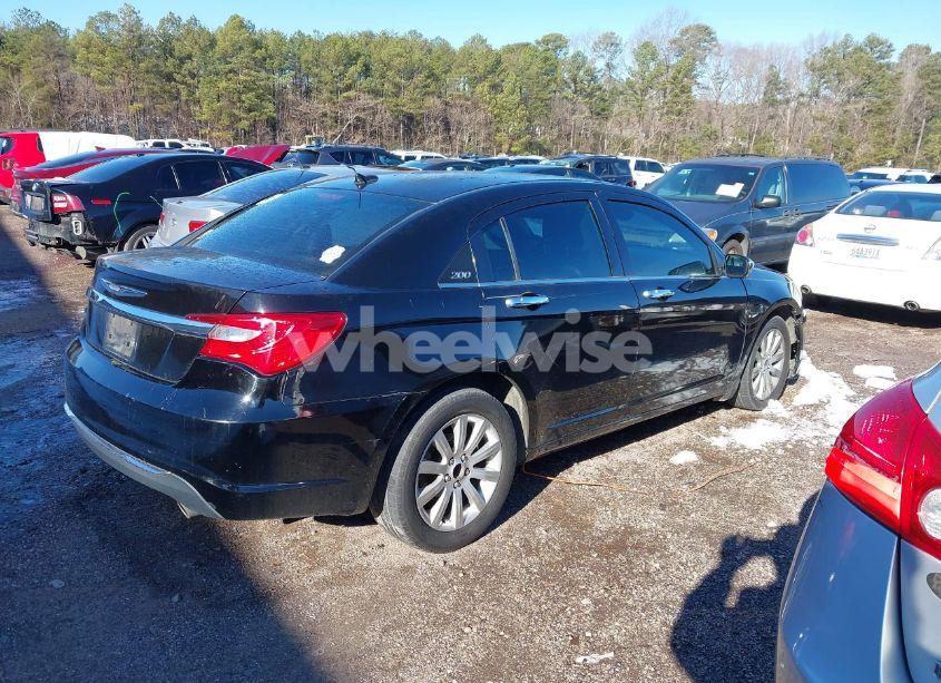 Photo 4 of 2013 Chrysler 200 LIMITED (VIN 1C3CCBCGXDN577821)