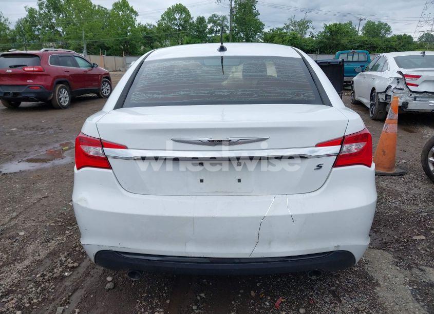Photo 17 of 2013 Chrysler 200 LIMITED (VIN 1C3CCBCGXDN650394)