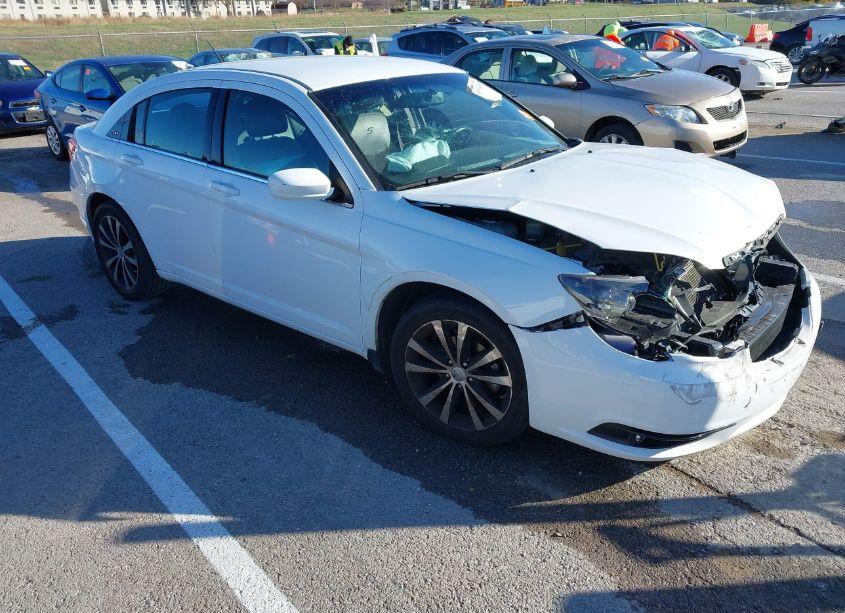 2013 Chrysler 200 LIMITED (VIN 1C3CCBCGXDN667227) main photo