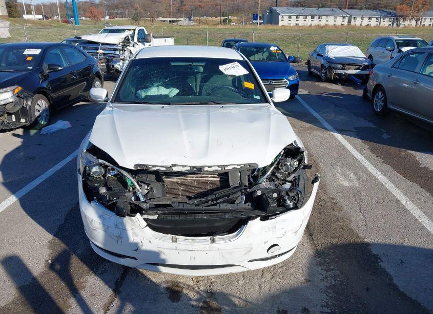 Photo 12 of 2013 Chrysler 200 LIMITED (VIN 1C3CCBCGXDN667227)