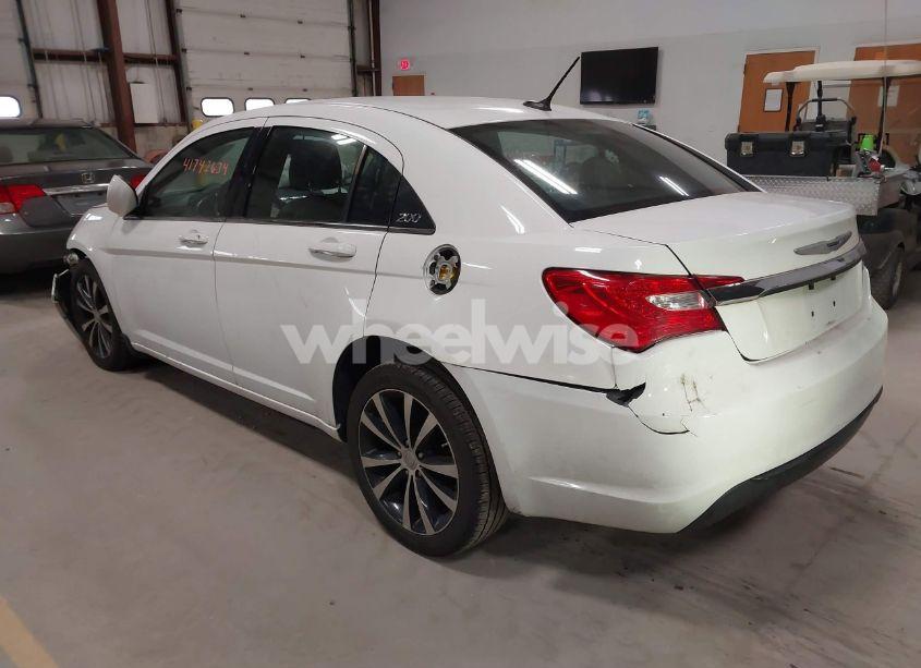 Photo 3 of 2013 Chrysler 200 LIMITED (VIN 1C3CCBCGXDN711341)