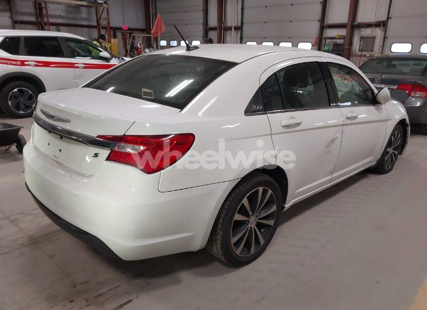 Photo 4 of 2013 Chrysler 200 LIMITED (VIN 1C3CCBCGXDN711341)