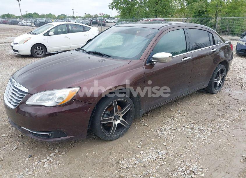 Photo 2 of 2013 Chrysler 200 LIMITED (VIN 1C3CCBCGXDN724073)