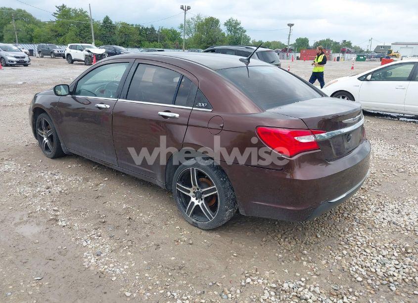 Photo 3 of 2013 Chrysler 200 LIMITED (VIN 1C3CCBCGXDN724073)