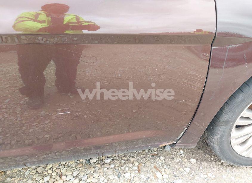 Photo 6 of 2013 Chrysler 200 LIMITED (VIN 1C3CCBCGXDN724073)