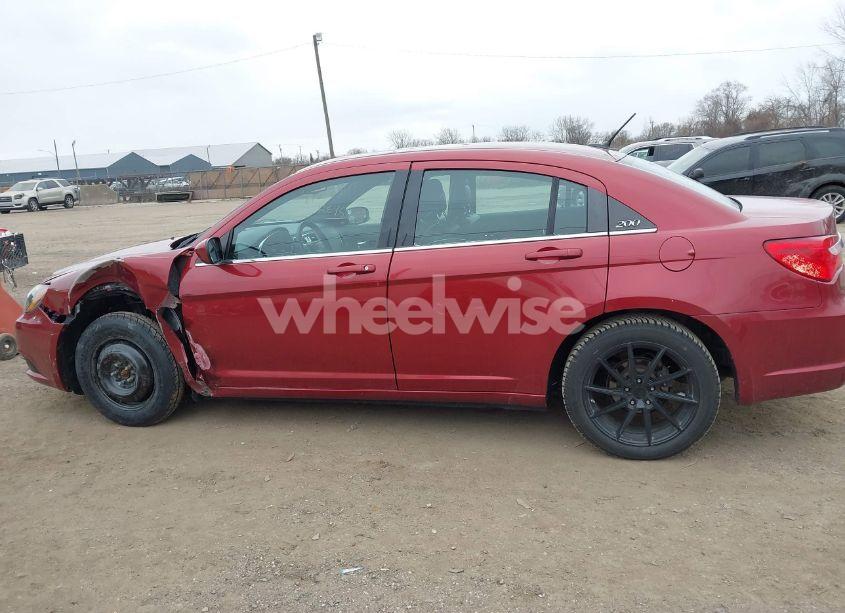 Photo 14 of 2013 Chrysler 200 LIMITED (VIN 1C3CCBCGXDN737504)