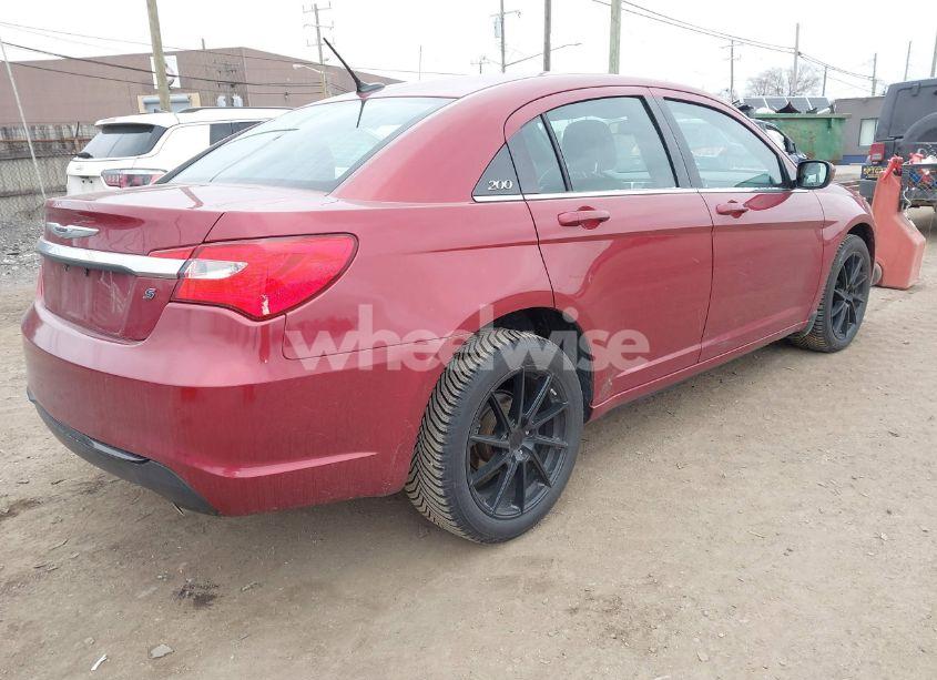 Photo 4 of 2013 Chrysler 200 LIMITED (VIN 1C3CCBCGXDN737504)