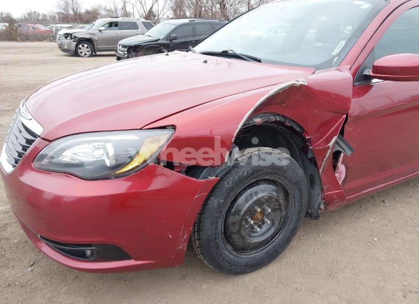 Photo 6 of 2013 Chrysler 200 LIMITED (VIN 1C3CCBCGXDN737504)