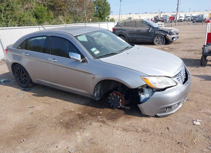 2014 Chrysler 200 LIMITED (VIN 1C3CCBCGXEN134649) main photo