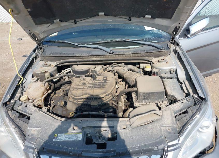 Photo 9 of 2014 Chrysler 200 LIMITED (VIN 1C3CCBCGXEN134649)