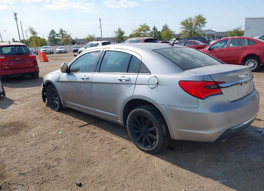 Photo 3 of 2014 Chrysler 200 LIMITED (VIN 1C3CCBCGXEN134649)