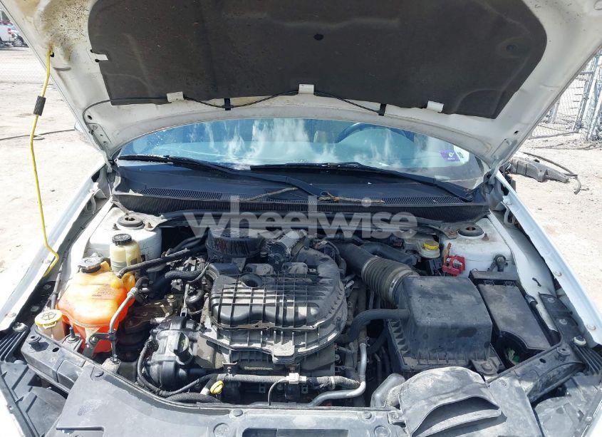 Photo 10 of 2014 Chrysler 200 LIMITED (VIN 1C3CCBCGXEN152570)