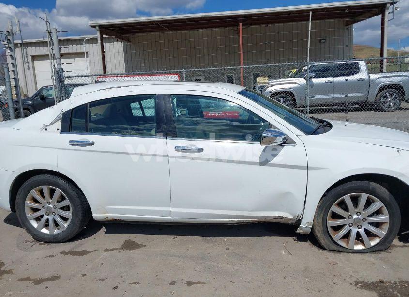 Photo 14 of 2014 Chrysler 200 LIMITED (VIN 1C3CCBCGXEN152570)