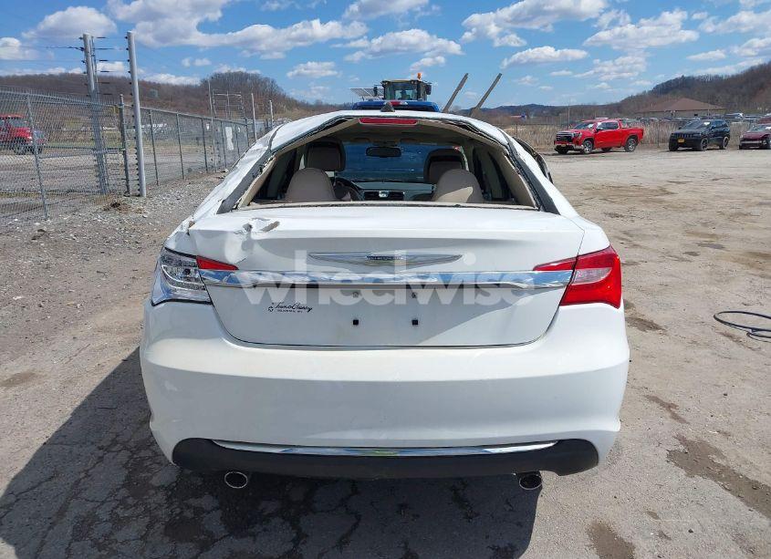 Photo 17 of 2014 Chrysler 200 LIMITED (VIN 1C3CCBCGXEN152570)