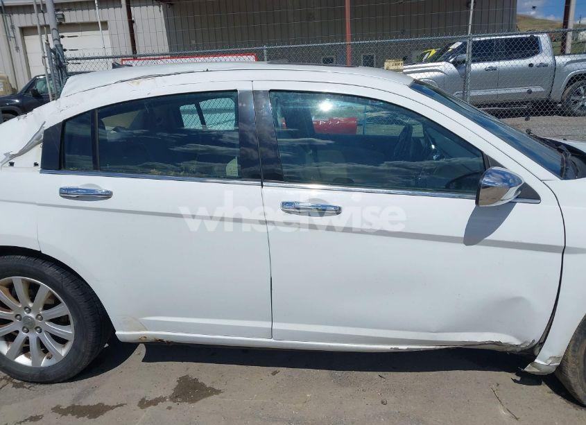 Photo 19 of 2014 Chrysler 200 LIMITED (VIN 1C3CCBCGXEN152570)