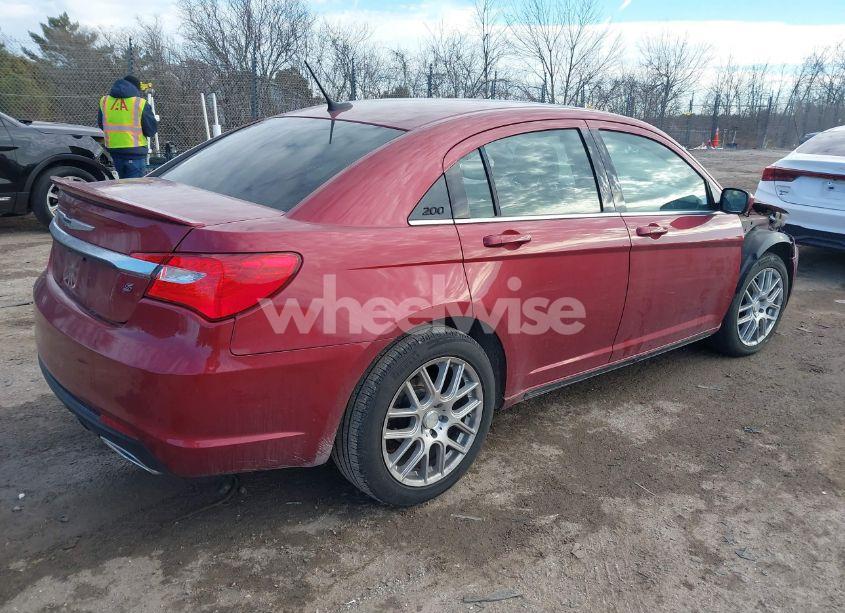 Photo 4 of 2014 Chrysler 200 LIMITED (VIN 1C3CCBCGXEN197489)