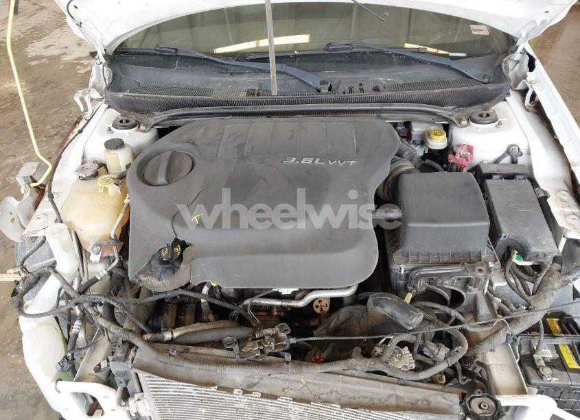 Photo 10 of 2012 Chrysler 200 S (VIN 1C3CCBHG1CN187732)