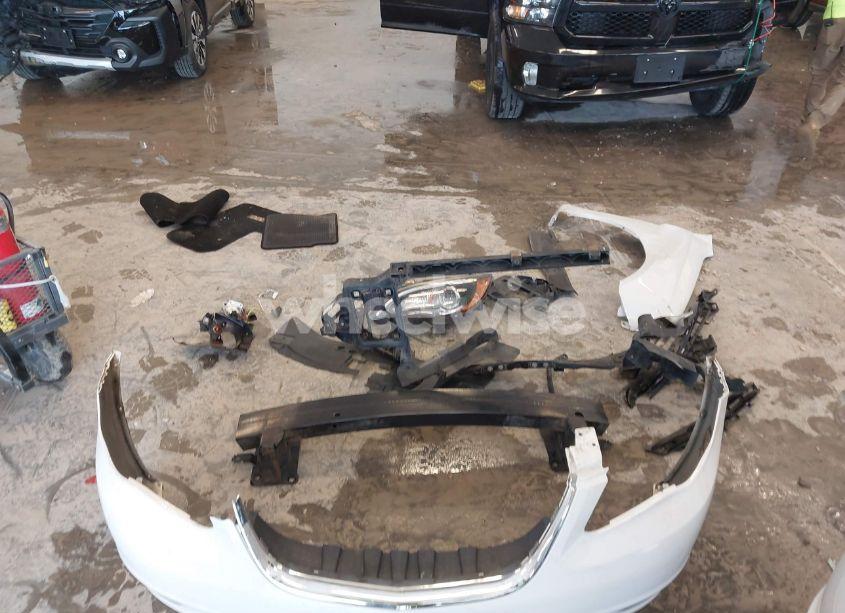 Photo 12 of 2012 Chrysler 200 S (VIN 1C3CCBHG1CN187732)