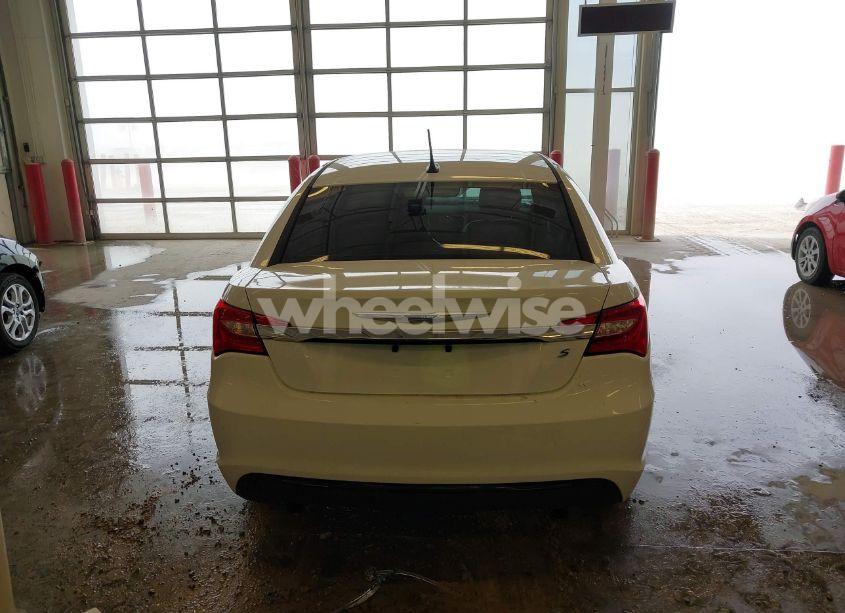 Photo 17 of 2012 Chrysler 200 S (VIN 1C3CCBHG1CN187732)