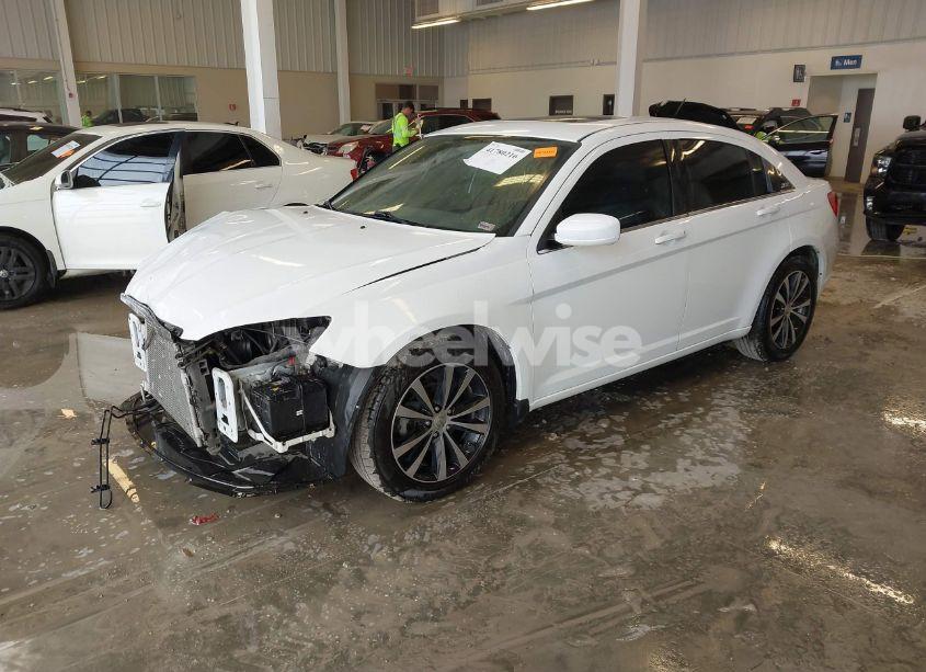 Photo 2 of 2012 Chrysler 200 S (VIN 1C3CCBHG1CN187732)