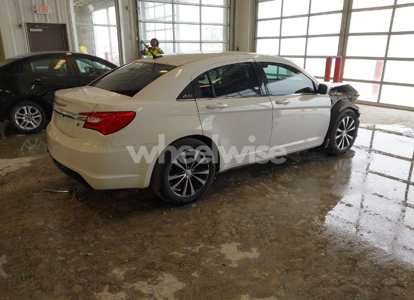 Photo 4 of 2012 Chrysler 200 S (VIN 1C3CCBHG1CN187732)
