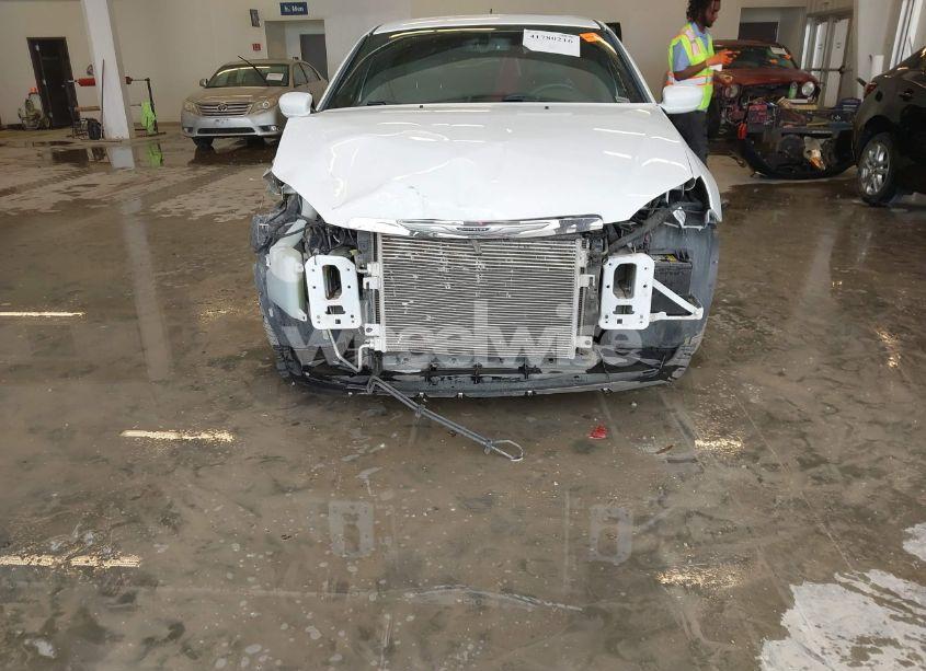 Photo 6 of 2012 Chrysler 200 S (VIN 1C3CCBHG1CN187732)