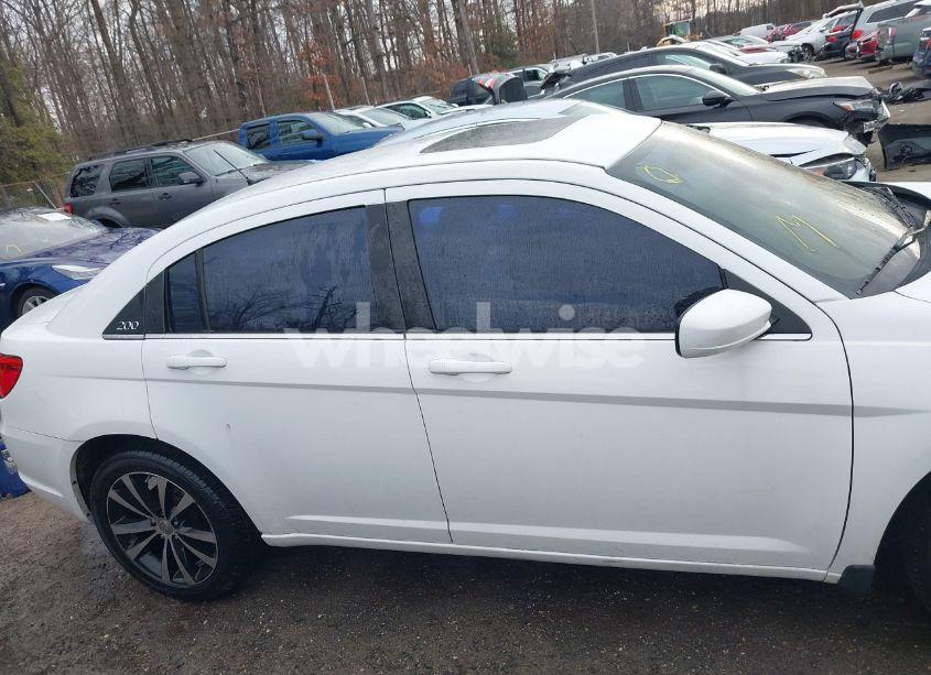 Photo 13 of 2012 Chrysler 200 S (VIN 1C3CCBHG3CN189756)