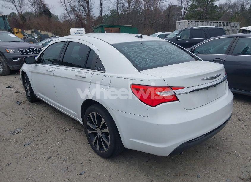 Photo 3 of 2012 Chrysler 200 S (VIN 1C3CCBHG3CN303710)