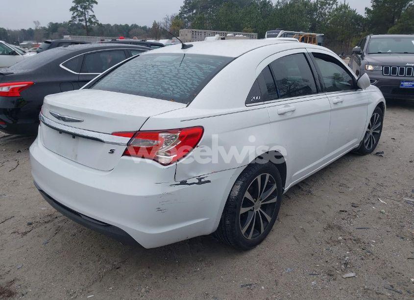 Photo 4 of 2012 Chrysler 200 S (VIN 1C3CCBHG3CN303710)