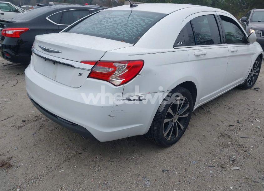 Photo 6 of 2012 Chrysler 200 S (VIN 1C3CCBHG3CN303710)