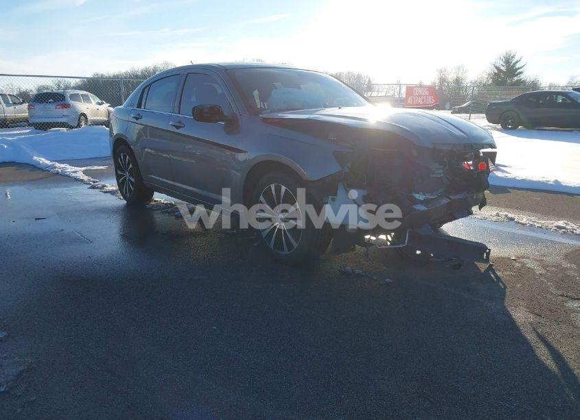 2012 Chrysler 200 S (VIN 1C3CCBHG5CN145788) main photo