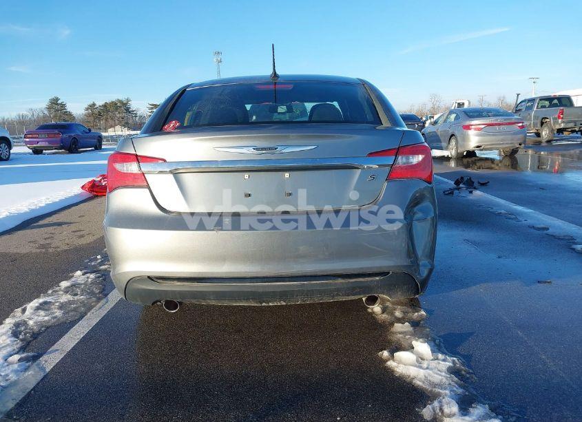 Photo 17 of 2012 Chrysler 200 S (VIN 1C3CCBHG5CN145788)