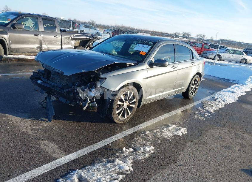 Photo 2 of 2012 Chrysler 200 S (VIN 1C3CCBHG5CN145788)