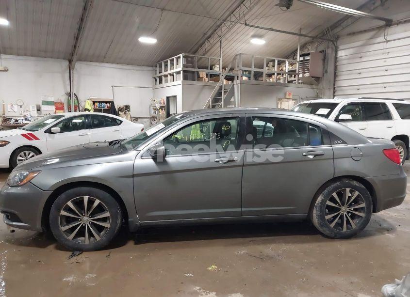 Photo 14 of 2012 Chrysler 200 S (VIN 1C3CCBHG6CN161322)