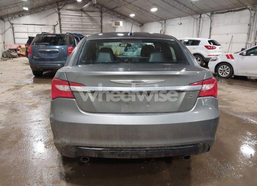 Photo 16 of 2012 Chrysler 200 S (VIN 1C3CCBHG6CN161322)