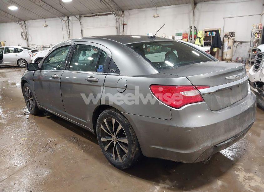 Photo 3 of 2012 Chrysler 200 S (VIN 1C3CCBHG6CN161322)