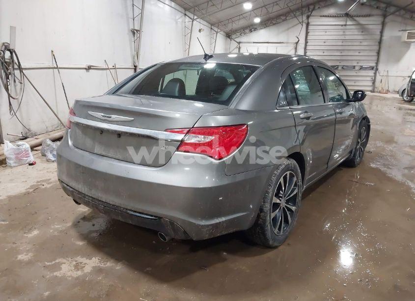 Photo 4 of 2012 Chrysler 200 S (VIN 1C3CCBHG6CN161322)