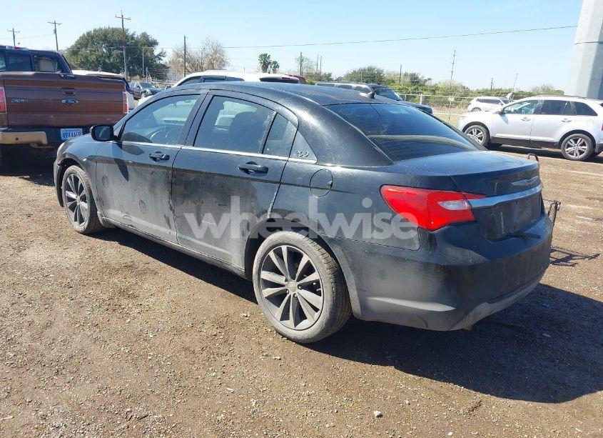 Photo 3 of 2012 Chrysler 200 S (VIN 1C3CCBHG6CN176998)