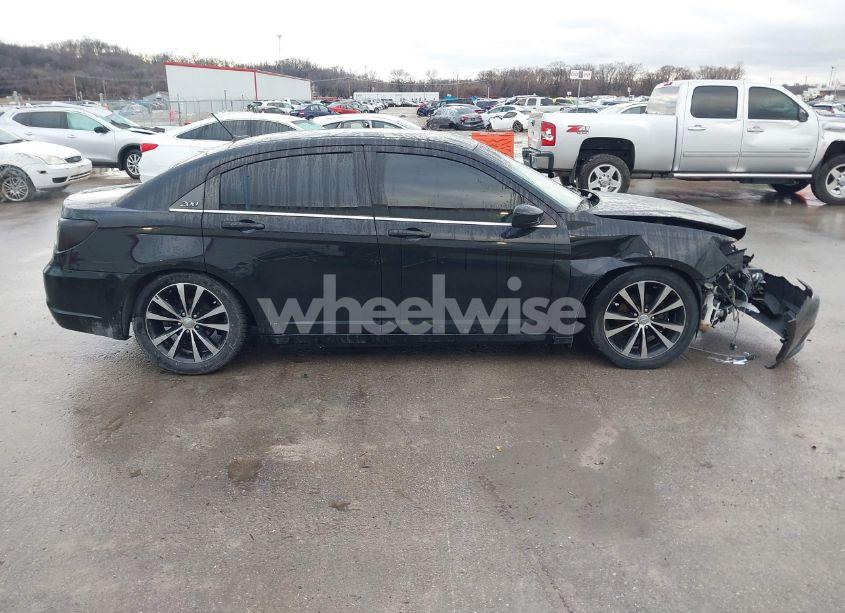 Photo 13 of 2012 Chrysler 200 S (VIN 1C3CCBHG6CN233751)