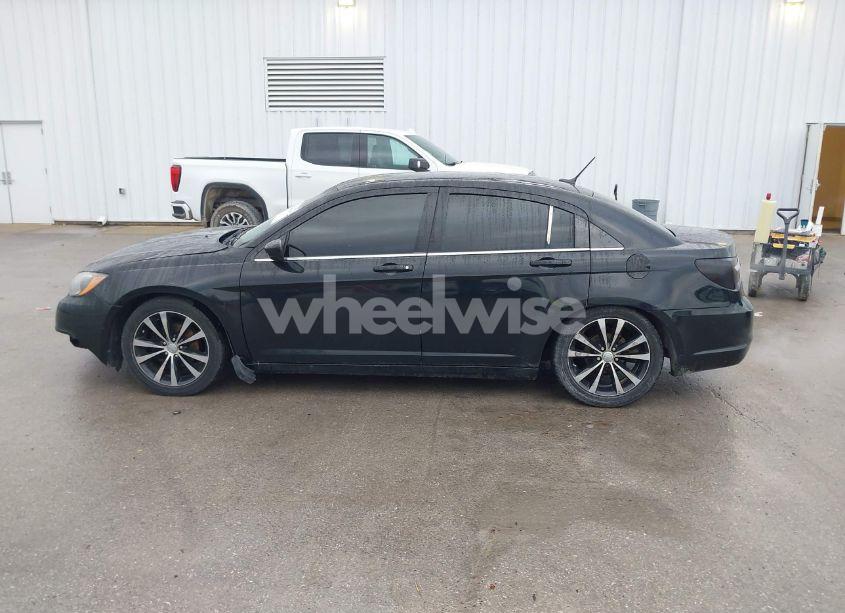 Photo 14 of 2012 Chrysler 200 S (VIN 1C3CCBHG6CN233751)