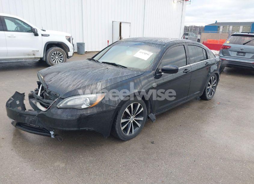 Photo 2 of 2012 Chrysler 200 S (VIN 1C3CCBHG6CN233751)
