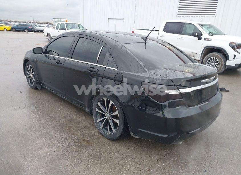 Photo 3 of 2012 Chrysler 200 S (VIN 1C3CCBHG6CN233751)